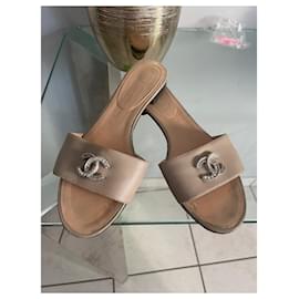 Chanel-Sandalen-Taupe