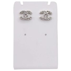 Chanel Orecchini a bottone CC in strass argento Argento