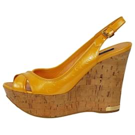Patent leather sandal Louis Vuitton Yellow size 36 EU in Patent