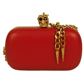 Alexander Mcqueen-Alexander McQueen Clutch aus rotem Leder mit Kristallnieten und goldenem Totenkopfverschluss-Rot