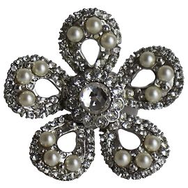Miu Miu Kristallblume mit Kunstperlen-Pflegering aus versilbertem Metall Silber