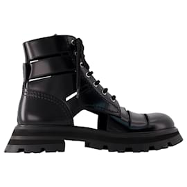 Alexander Mcqueen-Wander Ankle Boots - Alexander Mcqueen - Leather - Black-Black