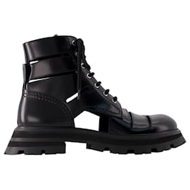 Alexander Mcqueen-Wander Ankle Boots - Alexander Mcqueen - Leather - Black-Black