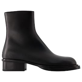 Alexander Mcqueen-Cuban Stack Ankle Boots - Alexander Mcqueen - Leather - Black-Black