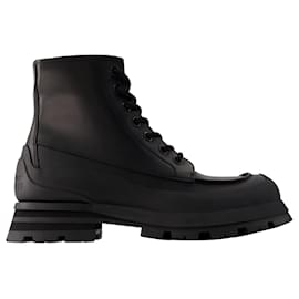 Alexander Mcqueen-Tread Ankle Boots - Alexander Mcqueen - Leather - Black-Black