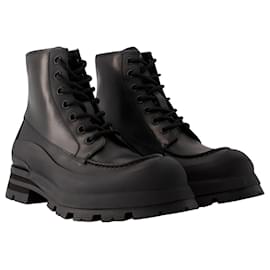 Alexander Mcqueen-Tread Ankle Boots - Alexander Mcqueen - Leather - Black-Black