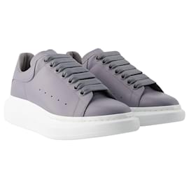 Alexander Mcqueen-Oversized Sneakers - Alexander Mcqueen - Leather - Grey-Grey
