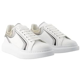 Alexander Mcqueen-Übergroße Sneakers – Alexander Mcqueen – Leder – Weiß/Vanille-Weiß