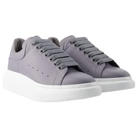 Alexander Mcqueen-Oversized Sneakers - Alexander Mcqueen - Leather - Grey-Grey