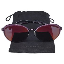 Óculos de sol Chanel roxos com lentes espelhadas iridescentes Roxo