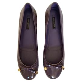 Second hand Louis Vuitton Flats - Joli Closet