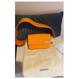 Jacquemus-Carinu-Orange