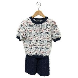 ***CHANEL Corte de malha extravagante de manga curta e configuração de costura e saia Branco