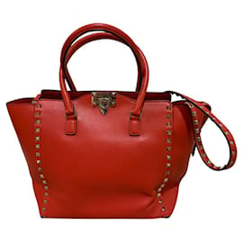 Valentino Garavani-Kleine Rockstud-Tasche von Valentino Garavani aus rotem Kalbsleder-Rot