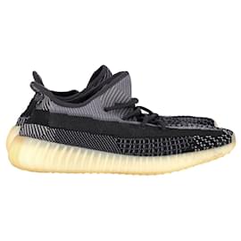 Autre Marque-ADIDAS YEEZY BOOST 350 V2 Sneakers in „Carbon“ in hellgrauem Primeknit-Grau