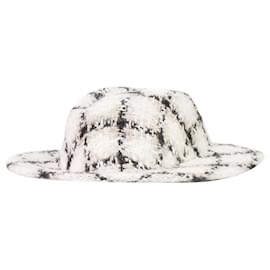 Chanel-White tweed cowboy hat-White