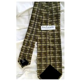 Guy Laroche-Corbata de seda con estampado geométrico verde vintage de Guy Laroche Paris-Caqui,Verde claro
