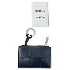 Bottega Veneta-BOTTEGA VENETA Leather key ring with Intrecciato motif-Black