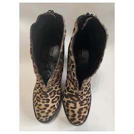 Burberry-Bota de tornozelo-Estampa de leopardo