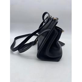 Valentino Garavani-VALENTINO GARAVANI  Handbags T.  leather-Black