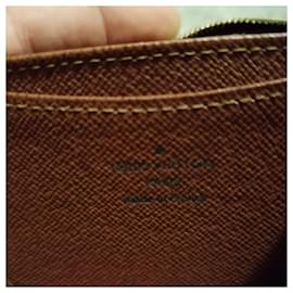 Louis Vuitton Rare Wallet Billfold Taiga Green Vintage Authentic date code