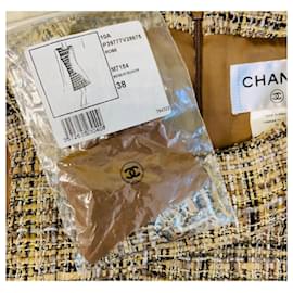 Chanel-7Robe en tweed à ruban K$ New-Beige