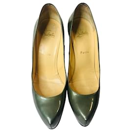 Christian Louboutin-Zapatos de tacón de charol de Christian Louboutin-Verde oliva