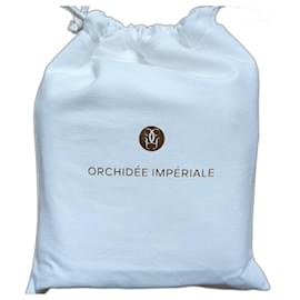 Autre Marque-Pouch of 2 Guerlain Orchid Imperial towels-White