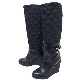 BOTAS MONCLER EM COURO ACOLCHOADO PRETO E NYLON 36 BOTAS DE SALTO DE CUNHA Preto