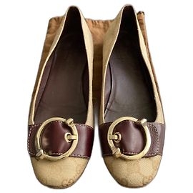 Gucci Sapatilhas de Lona Monogram e Couro Bege Bege