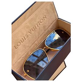 Louis Vuitton Os óculos piloto LV Gold hardware