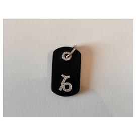 Gucci-Gucci zodiac diamond 18KT gold leather tag pendant Capricorn-Black