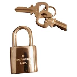 Louis Vuitton Padlock and NO KEY 301 Lock Brass 10368 -  Canada