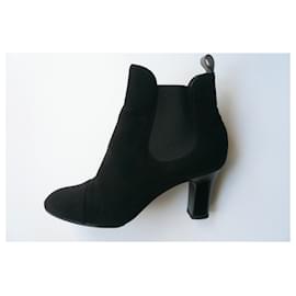 Louis Vuitton-LOUIS VUITTON UNIFORMES Basic black suede ankle boots T38 IT-Black