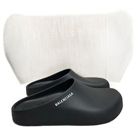 BALENCIAGA  Mules & clogs T.EU 39 rubber Black