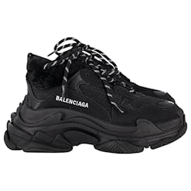 Balenciaga-Balenciaga Triple S Sneakers in Black Polyester-Black