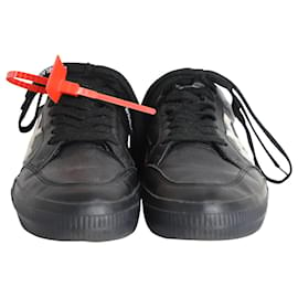 Off White-Off-White Vulcanized Low Top Sneakers in Black Leather -Black