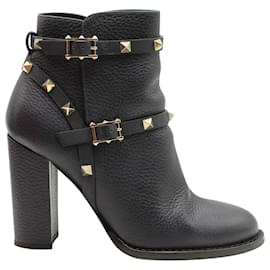 Valentino Garavani-Valentino Rockstud Chunky-Heel Boots in Black Leather-Black