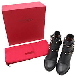 Valentino Garavani-Valentino Rockstud Chunky-Heel Boots in Black Leather-Black
