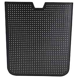 Saint Laurent-Saint Laurent Nieten-iPad-Hülle aus schwarzem Kalbsleder-Schwarz