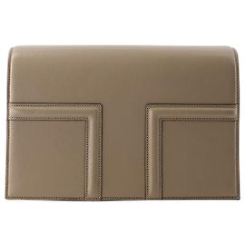 Totême Crossbody com aba em T - Toteme - Couro - Taupe Cinza