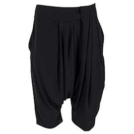 Gucci-Gucci Pantalones cortos hasta la rodilla con pierna caída en el interior en seda negra-Negro