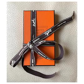Hermes orange 90cm scarf box with ribbon mint