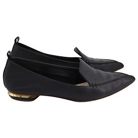 Mocasines Nicholas Kirkwood Beya con punta en punta en piel de becerro negra Negro
