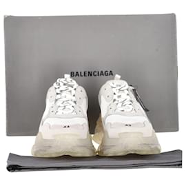 Balenciaga-Balenciaga Triple S Clear Sole Sneakers in White Polyester-White