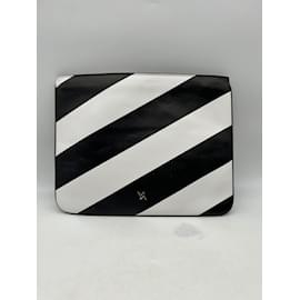 Autre Marque-YLIANA YEPEZ  Clutch bags T.  leather-Multiple colors