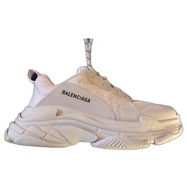 Balenciaga Triple S Sneaker Beige Beige