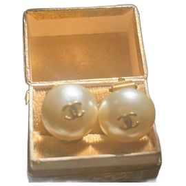 Pérolas de marca 2C de Chanel Branco