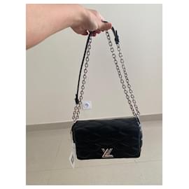 Louis Vuitton-Louis Vuitton GO-Handtasche aus schwarzem Leder -14 Ausgezeichnet état-Schwarz