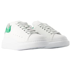 Alexander Mcqueen-Übergroße Sneakers – Alexander Mcqueen – Leder – Weiß/Grün-Weiß